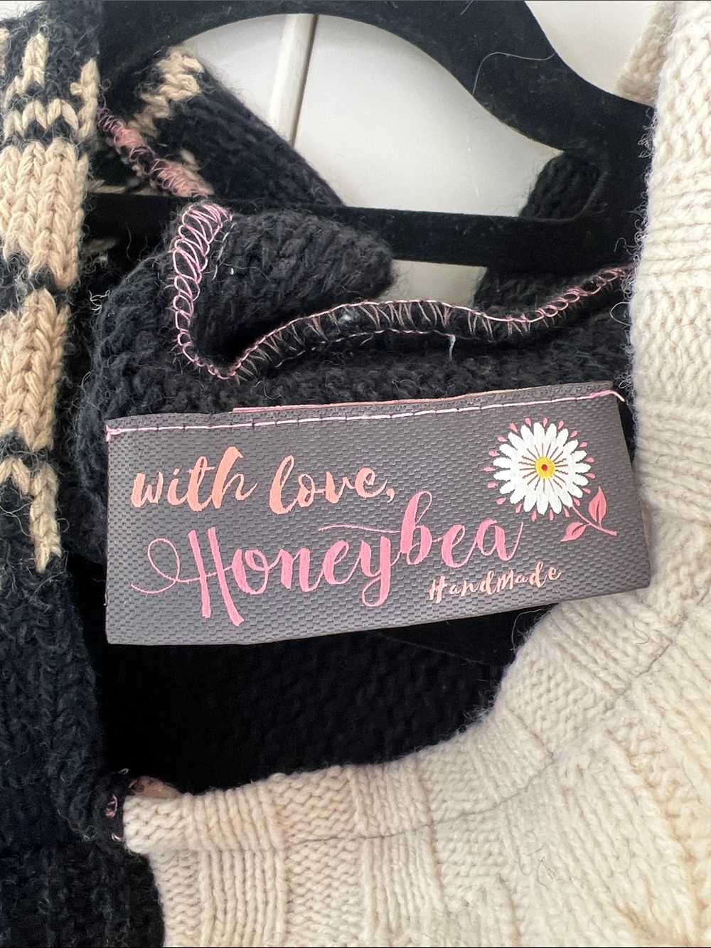 Honeybea Handmade Wool Poncho - Picture 4 of 12